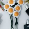 Daisy Bouquet with Bee and leaf stick